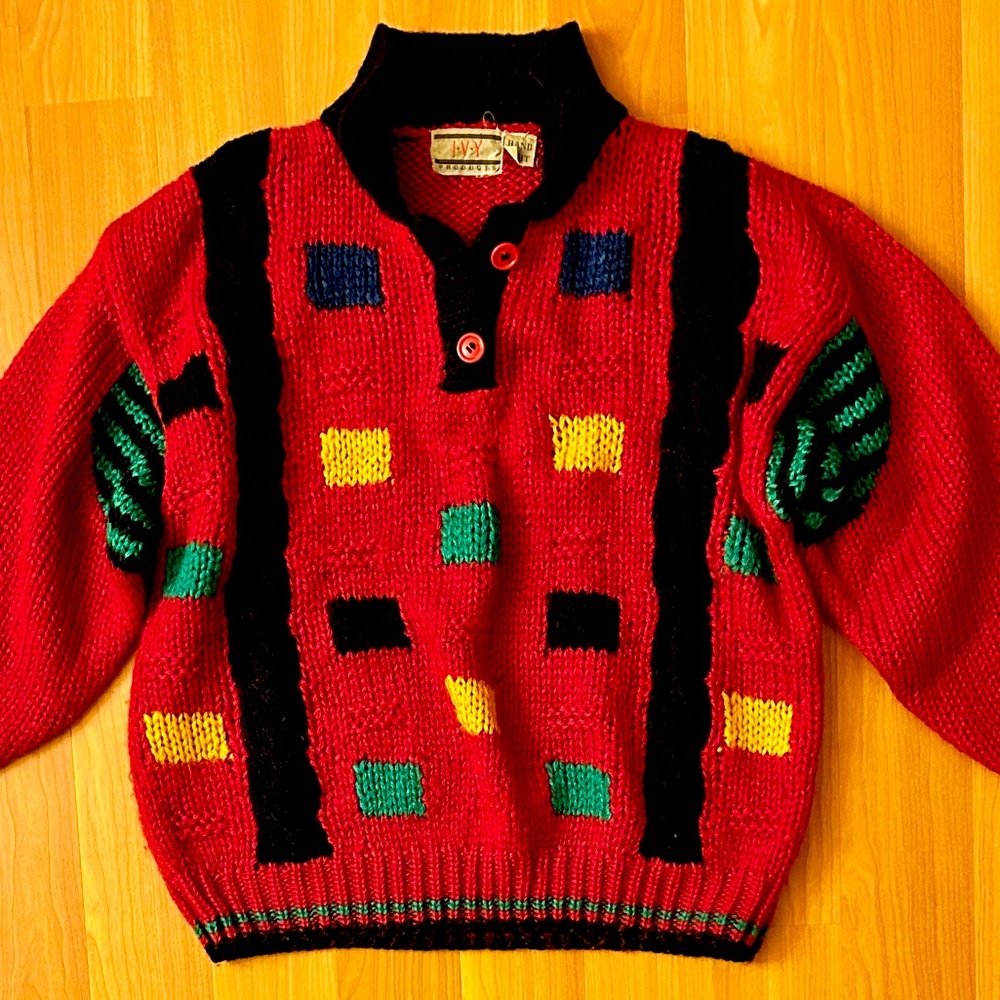Vintage 80s soft hand-knit colorblock wool blend sweater with button collar